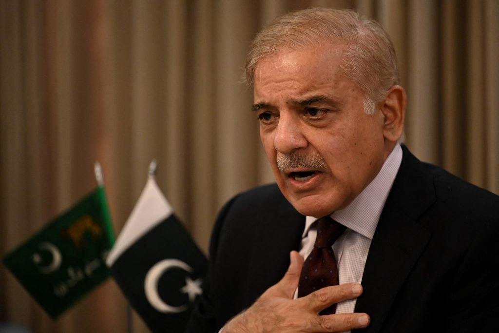 وزیرِ اعظم شہباز شریف نے پی ٹی آئی سے مذاکرات دوبارہ شروع کرنے کی پیشکش کر دی