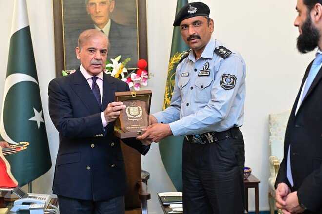 عثمان ججہ کی گرفتاری: شہباز شریف نے انسانی سمگلنگ کی روک تھام کے لیے ایف آئی اے کی کوششوں کو سراہا