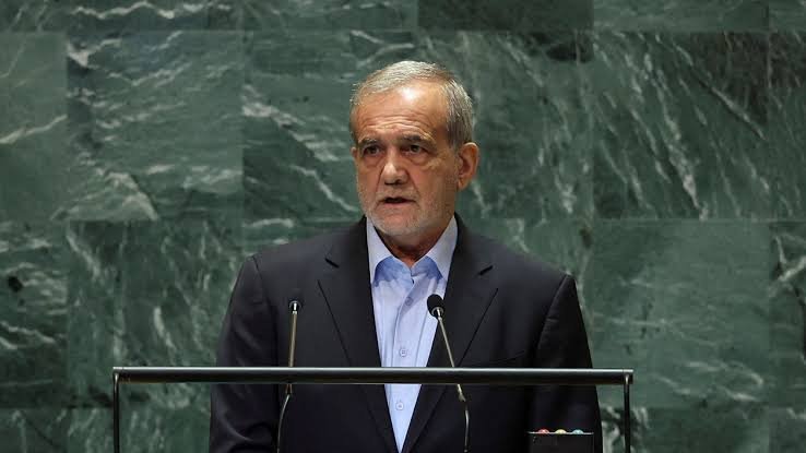 سعودی ولی عہد اور ایرانی صدر کے درمیان رابطہ، دوطرفہ تعلقات کی مضبوطی پر اتفاق