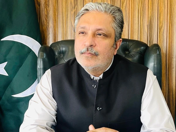 خیبر پختونخوا میں تبدیلی نہیں، تباہی آئی، اسکول پیاسے، یونیورسٹیاں بے بس، اختیار ولی خان کا دردناک انکشاف
