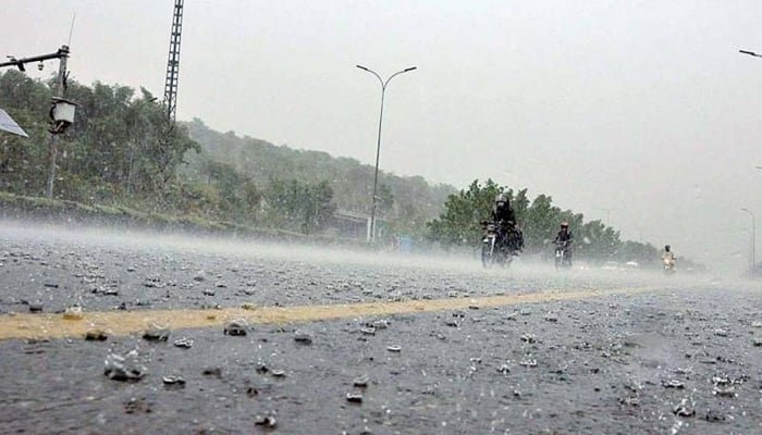 آج سے 31 مئی تک موسلا دھار بارش اور ژالہ باری کا امکان