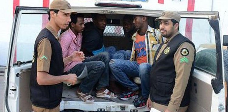 سعودی عرب میں غیر قانونی تارکین کے خلاف بڑا کریک ڈاؤن، ایک ہفتے میں 21 ہزار سے زائد گرفتاریاں