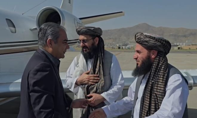 محسن نقوی ایک روزہ دورے پر کابل پہنچ گئے: افغان ہم منصب سراج الدین حقانی سے اہم ملاقات متوقع