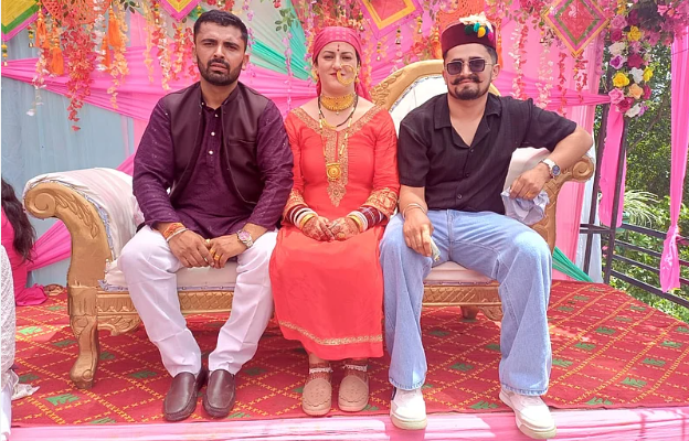 ہماچل پردیش میں دو بھائیوں سے شادی، صدیوں پرانی روایت "جوڈیدرا” کا زندہ نمونہ