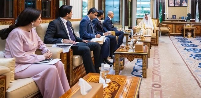 سعودی عرب میں پاکستانی سفیر کی ڈاکٹر عبدالعزیز بن محمدبن عیاف سےاہم ملاقات