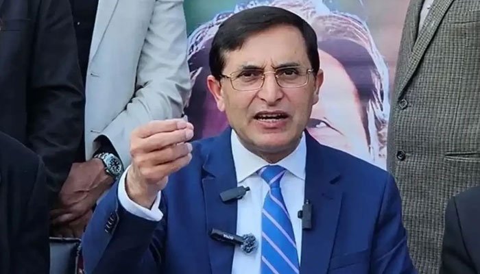 ڈیل کی خبریں بےبنیاد،اگرڈیل ہوتی توبانی پی ٹی آئی جیل میں نہ ہوتے:بیرسٹر گوہر