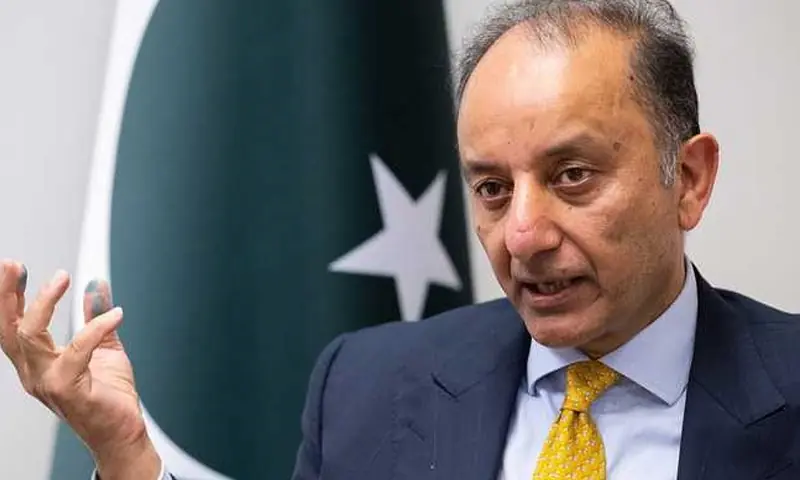 حالیہ سیلاب نےملکی معیشت کو9فیصد تک نقصان پہنچایا،4کروڑافرادمتاثرہوئے؛مصدق ملک کابڑا اعتراف