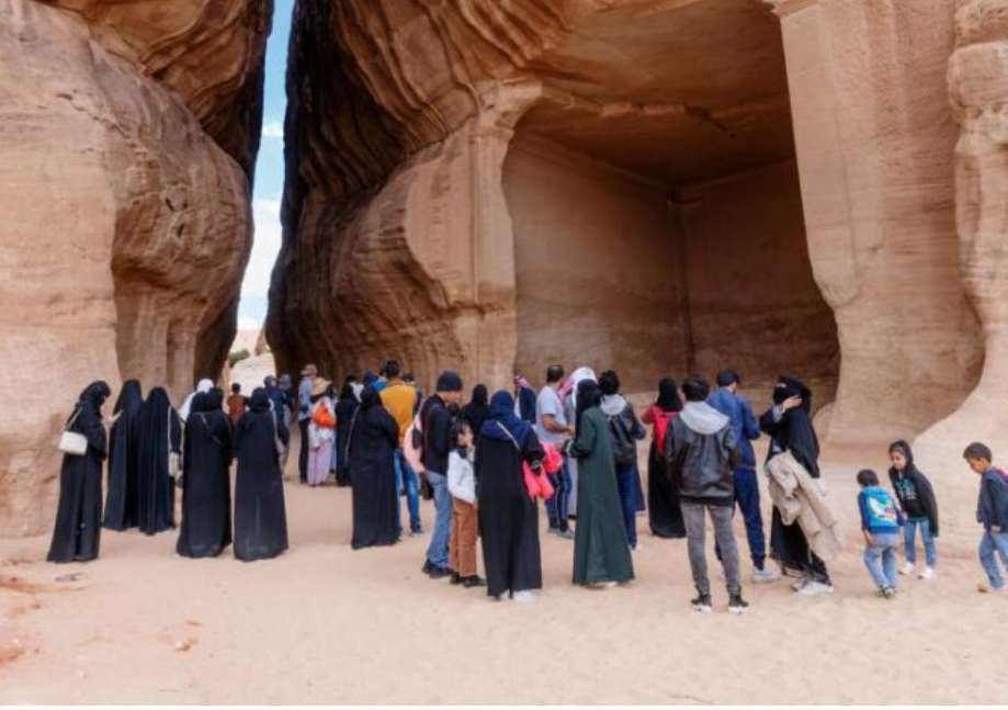 سیاحت سعودی معیشت کامضبوط ستون بن گئی،نمو 8 فیصد تک پہنچ گئی