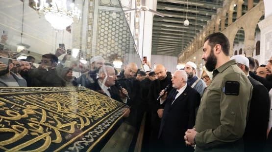 تاریخی لمحہ:شامی صدر احمد الشرع کی قیادت میں کسوۃ الکعبہ کی عوام کے لیے نمائش
