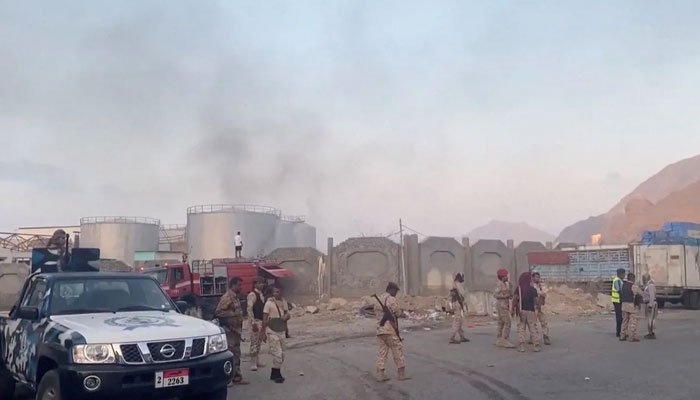 یمن میں سعودی اتحاد کے فضائی حملے، عیدروس الزبیدی نامعلوم مقام پر فرار