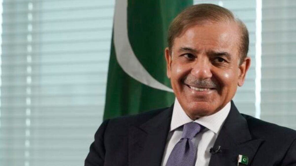 وزیر اعظم شہباز شریف نے اپنا گھر اسکیم کا باقاعدہ آغاز کرتے ہوئے اعلان کر دیا کہ وہ اس منصوبے کی خود نگرانی کریں گے