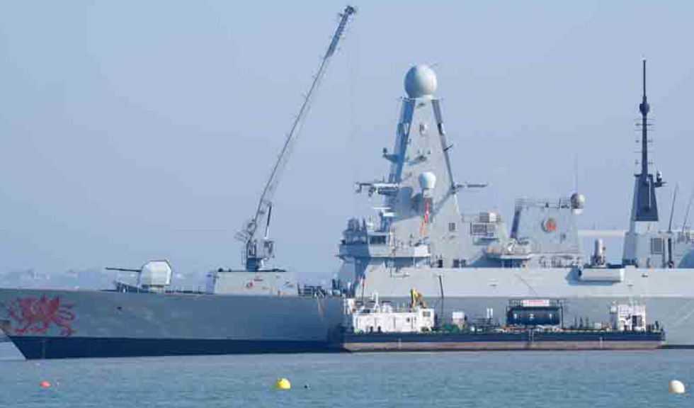آبنائےہرمزمیں جنگی ماحول، برطانیہ نےپہلاجدیدبحری جہازHMS Dragon میدان میں اتاردیا